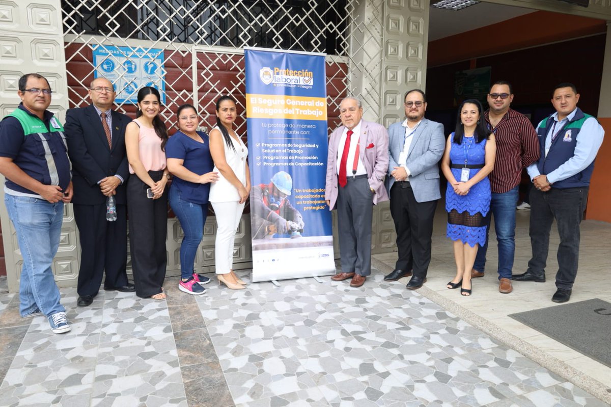 LosRiosIESS's tweet photo. #IESSteInforma| La Unidad Provincial de Riesgo Laboral conmemoró el Día de la Seguridad y Salud en el Trabajo con el foro “Riesgo Cero: Prevención y Protección”, fortaleciendo la cultura preventiva en los espacios laborales. 👷‍♀️ https://t.co/p5lL0E6nHF