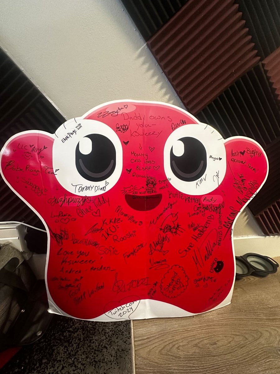 All though I couldn’t make it to TwitchCon this year, some friends just sent me this snap from their lunch date with Blerpy <a href="/blerp/">Blerpy ➡️ Twitchcon San Diego 🌴</a> and i’m TEARIN UP. 

It’s the lil things for me LOL

Love y’all, see you next year gang 🌌🍃