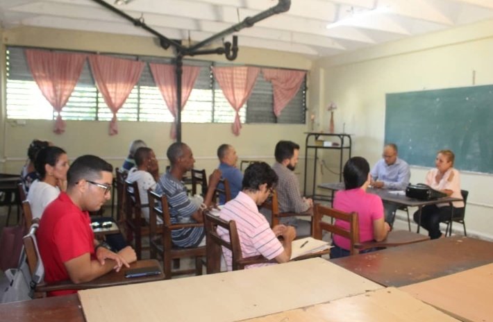 En la Universidad de #Camagüey el Buró Prov. PCC y los Jefes de departamentos, sostuvimos intercambio con estudiantes y profesores de todas las facultades. Agradezco el encuentro con las Facultades de Lengua y Comunicación y con las Ciencias de la Información. #PorCamagüeyTodo.