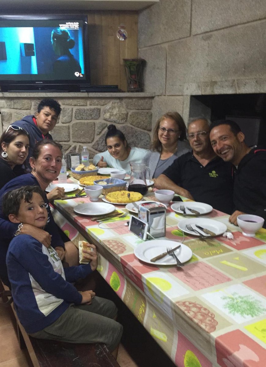 Gracias, Raquel, por tus palabras que me llegaron al corazón ❤️
Gracias a ti nos hicimos mejores personas 🙏
Lo tuyo va más allá del campo…
Eres leyenda dentro y fuera de él 👑⚽