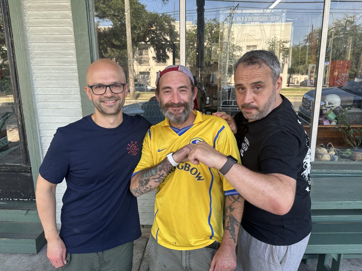 MASSIVE SHOUT OUT TO <a href="/TheSquareBall/">The Square Ball</a> ..  Sporting that sticker nicely!!   

Top blokes! 
Was brilliant seeing you in New Orleans..    Cheers for coming over it was a great weekend and you’re welcome over anytime!! 

Yours sincerely 

The Ball Boy 

Matty Moran 

ALAW 🗽