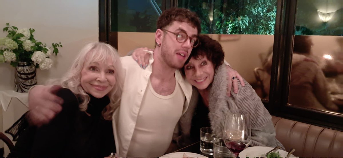 KatyManning Official welcomes you (@manningofficial) on Twitter photo after a super sunday interviewing fabulous Carole Ann Ford seeing the loveliest sydney fans courtesy of <a href="/EdneyPhilip/">Philip Edney</a>. pics with both the above & dearest #RobCrane & Carole Ann's amazing grandson Jack . at Fontana most delicious food i've had in sydney ❤️ after a super sunday interviewing fabulous Carole Ann Ford seeing the loveliest sydney fans courtesy of <a href="/EdneyPhilip/">Philip Edney</a>. pics with both the above & dearest #RobCrane & Carole Ann's amazing grandson Jack . at Fontana most delicious food i've had in sydney ❤️