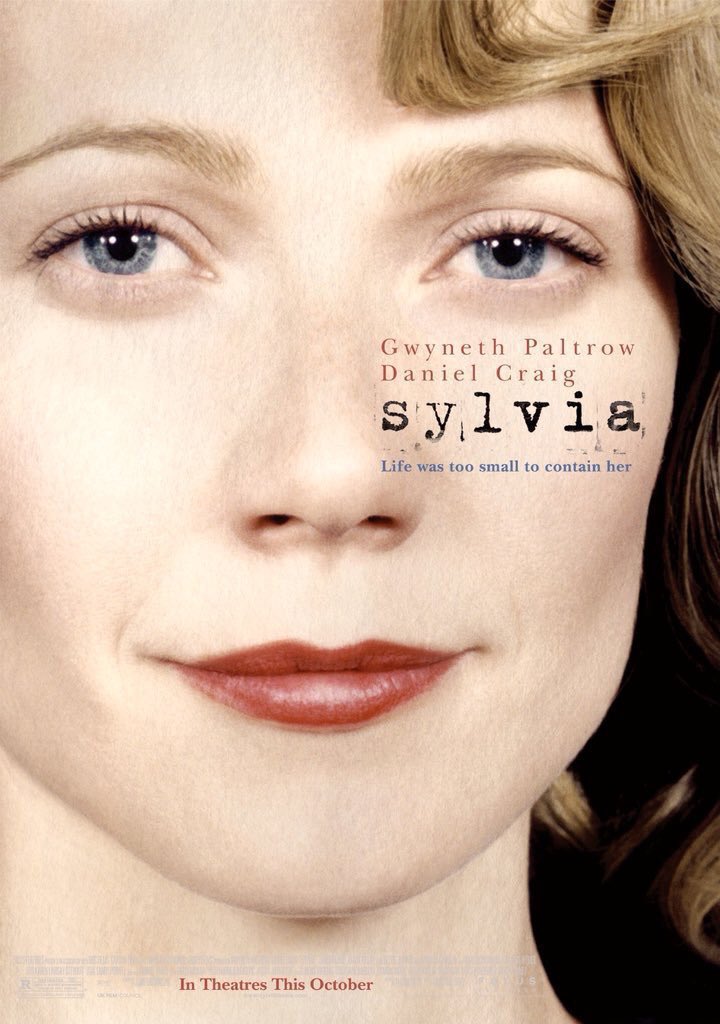 FilmNewsNos's tweet photo. 🎬MOVIE HISTORY: 22 years ago today, October 17, 2003, the movie ‘Sylvia’ opened in theaters!
#GwynethPaltrow #DanielCraig #DavidBirkin #AlisonBruce #AmiraCasar #BlytheDanner #LucyDavenport #JulianFirth #MichaelGambon @JaredHarris #AndrewHavill #LiddyHolloway #ChristineJeffs https://t.co/Sv4ieVRyeu