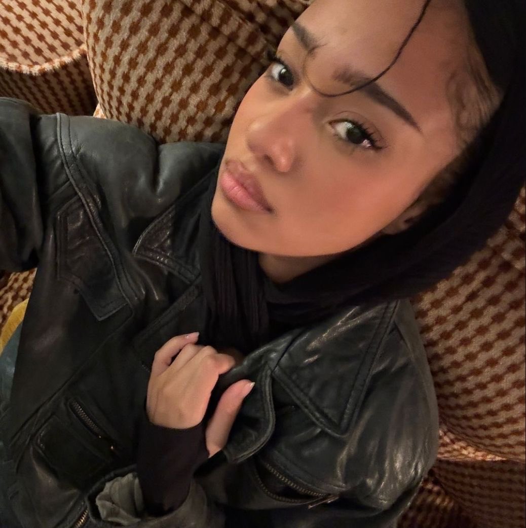 Manon 💙 #eksd #eyekonselfieday