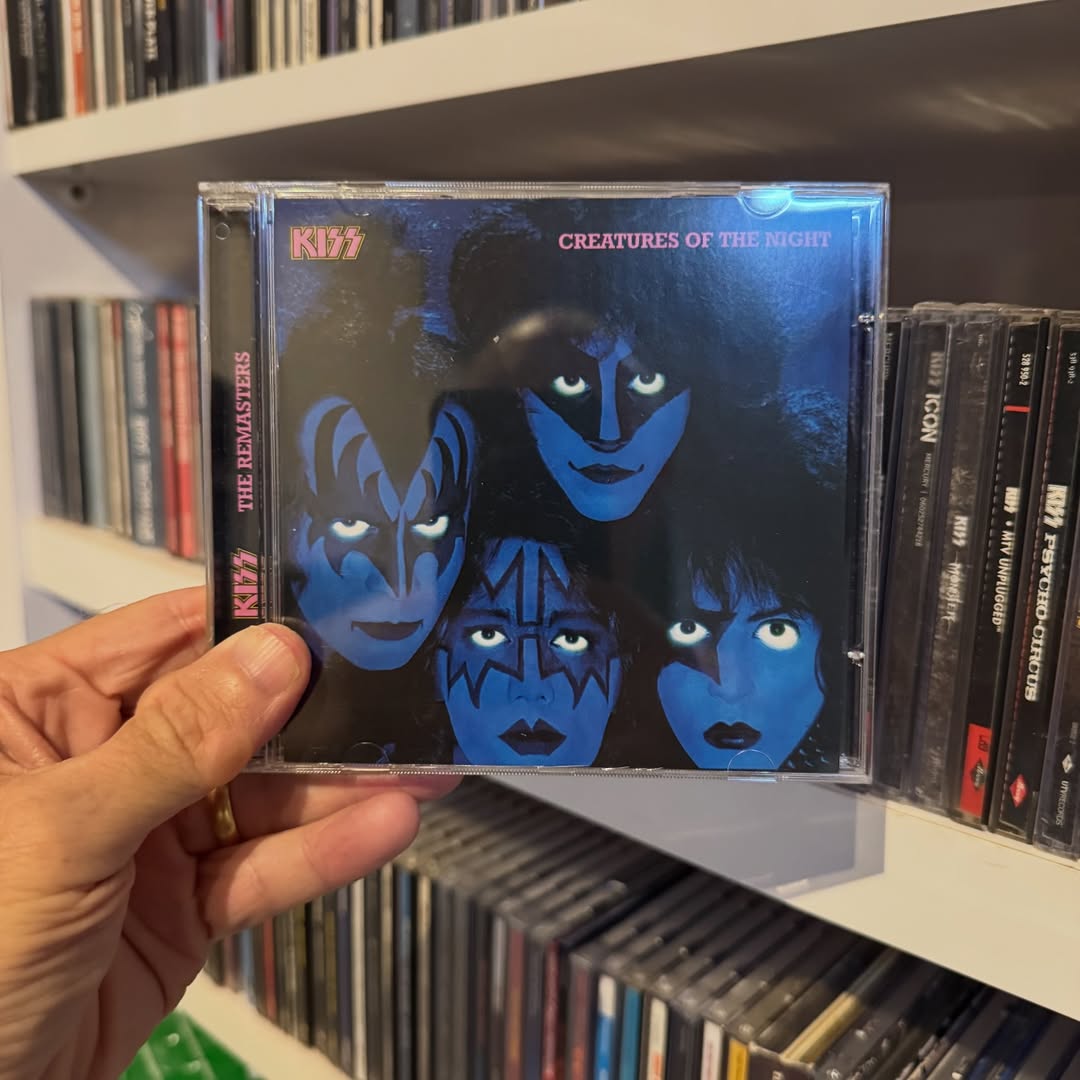 franzoian's tweet photo. Ace Frehley, rest in peace!😔
#acefrehley
#kiss
#creatutesofthenight
#cdcollector
#cdcollections
#cdcollectors
#cdcommunity
#cdcollecting
#cdcollectionpost
#cdaddict
#compactdisccollector
#cdporn
#cdjunkie
#cdlover
#compactdisc
#mycdcollection
#compactdisccollector
#cdpost https://t.co/U5sB8t3VqF