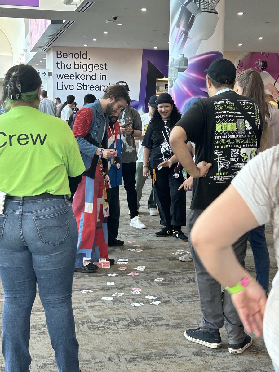 defineprog's tweet image. So I was just wandering around and I was like “oh shit is that bbno$ lemme snap a picture so I can show my friends” and then a dude slapped a deck of cards out of his hands