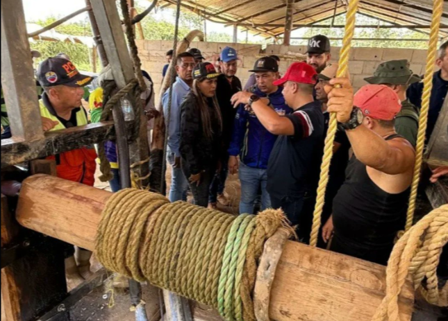 Reporte Ya on X: "#17Oct #Bolívar Tras más de 70 horas de rescate en la mina Cuatro Esquinas, en El Callao, estado Bolívar, solo se han recuperado dos de los 14 mineros