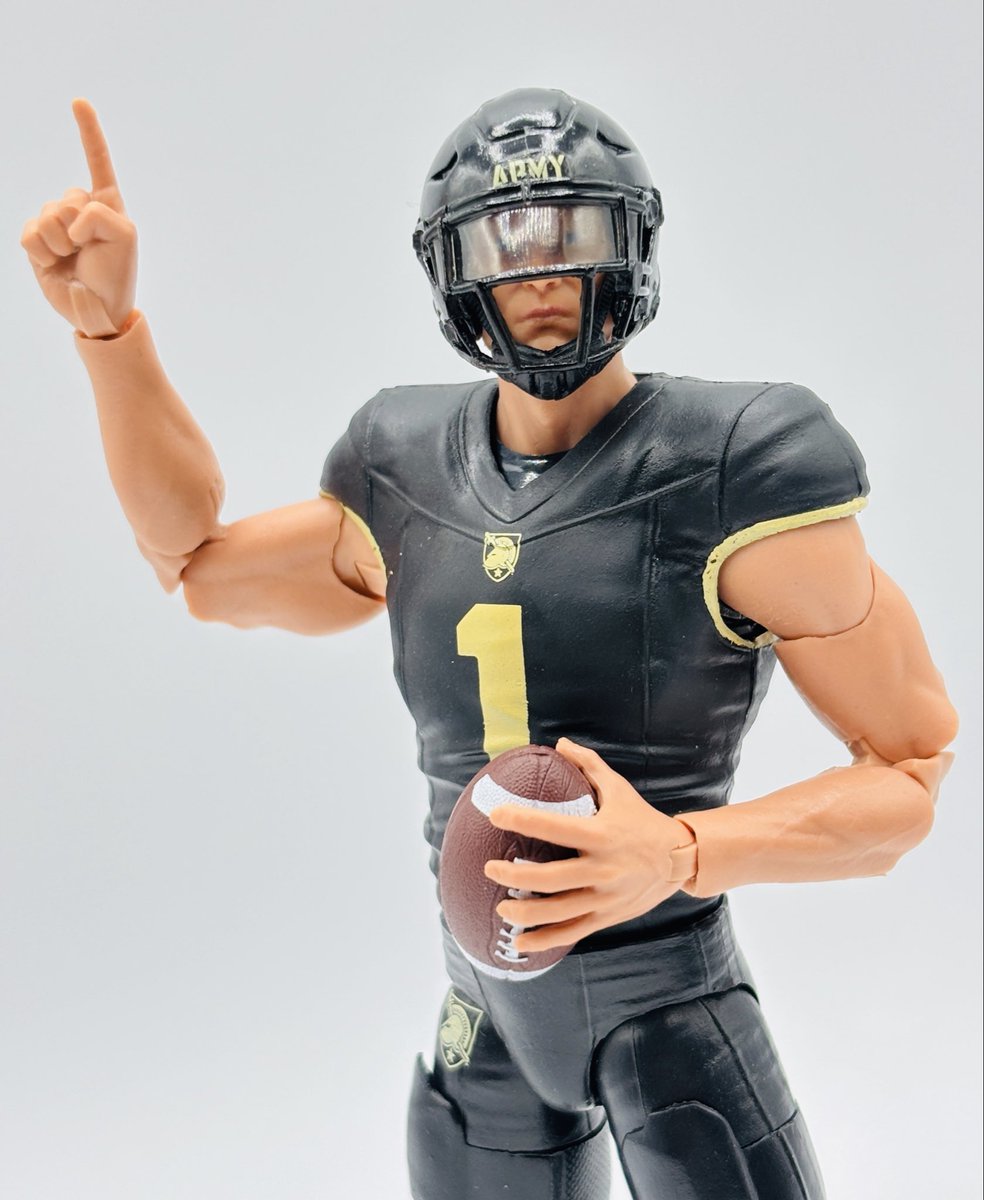 sirpaul64's tweet photo. Move Over Starting Lineup Collegiate Legends Army Unboxing &amp; Review! https://t.co/SrXhMpBv0f #army #fps #fyp #scratchthatfigureitch #collegiatelegends  #toy #toyunboxing #collegefootball #football #toyunboxing #toyreview #startinglineip #armyfootball #toystagram https://t.co/3Bh3WbXtY3