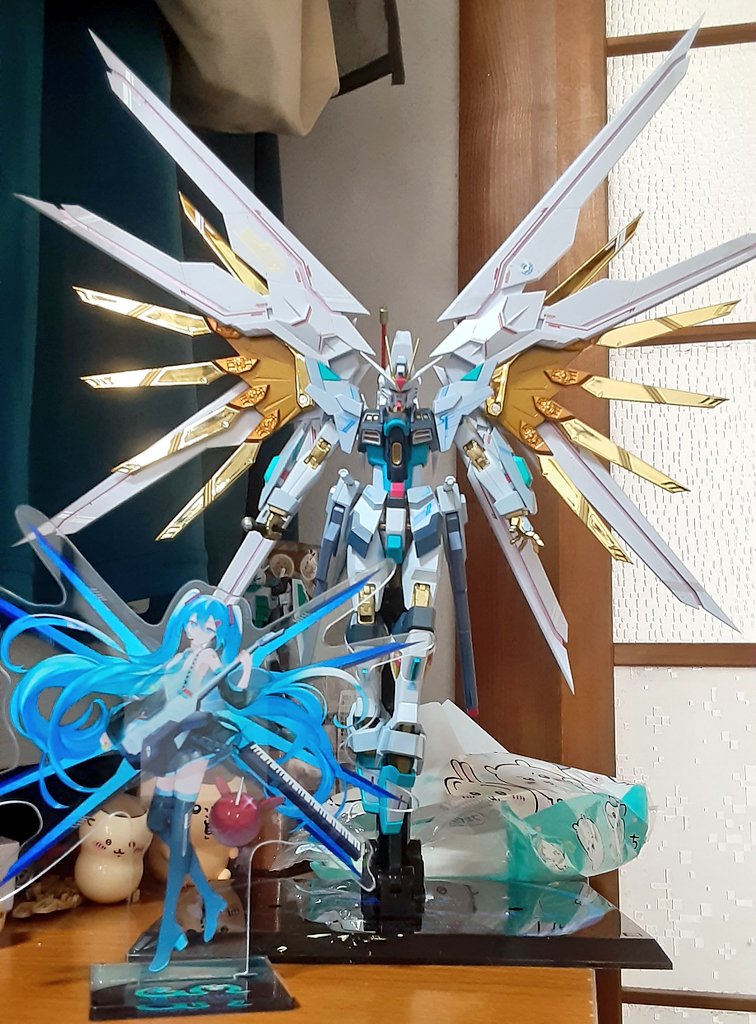 マイティーストライクフリーダム(初音ミクver)にもなれるのが良いです