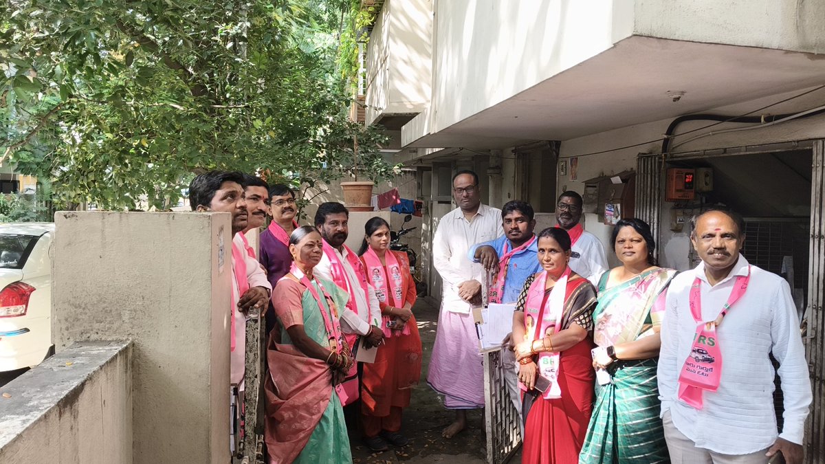 MekalaSuneetha2's tweet image. Door-to-Door Campaign at Sri Nagar Colony Let’s stand together for development and progress! 

#voteforcar
#votefordevelopment
#voteforbetterfuture

Support and elect Smt. Maganti Sunitha Garu, BRS MLA Candidate for Jubilee Hills Constituency.

@KTRBRS @MarriRajasekar @BRSparty