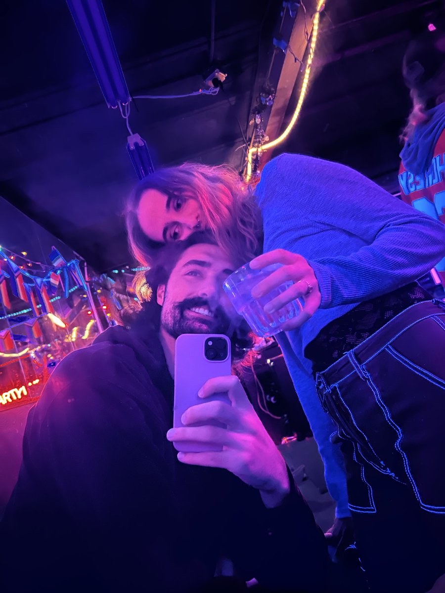 JayFilet's tweet image. Same.

3 years with the loml ❤️