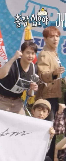 아니 누가 꾸밈단계 말 안해줫냐고
맨 밑 베레모까지 쓰고 귀척쩔어 💙