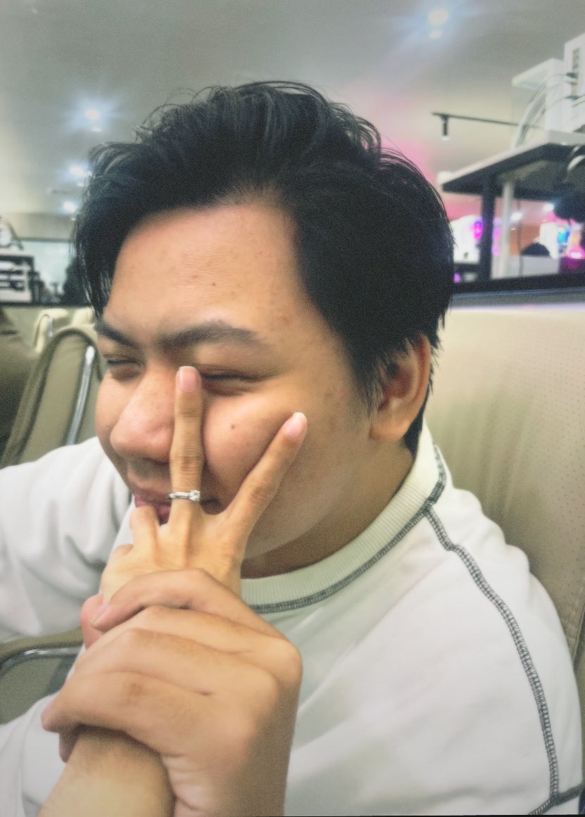 herpradascent's tweet photo. belum dpt whv, tapi bersyukur msh ada yang support 🤫 https://t.co/vSst7U0pPP
