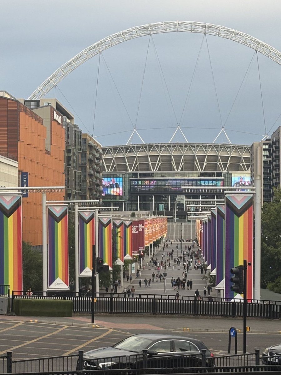 London looks like nazi germany, but gay.

Sad