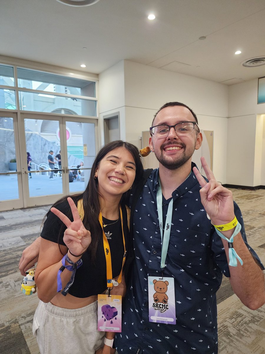 john543shark1's tweet image. @SarahRemelius @Texas_Miler @Mamfiettv @oolivia_ttv @TiffachuFTW Day 1 was truly memorable! Love you guys and it was a blast meeting you! ❤️🥰