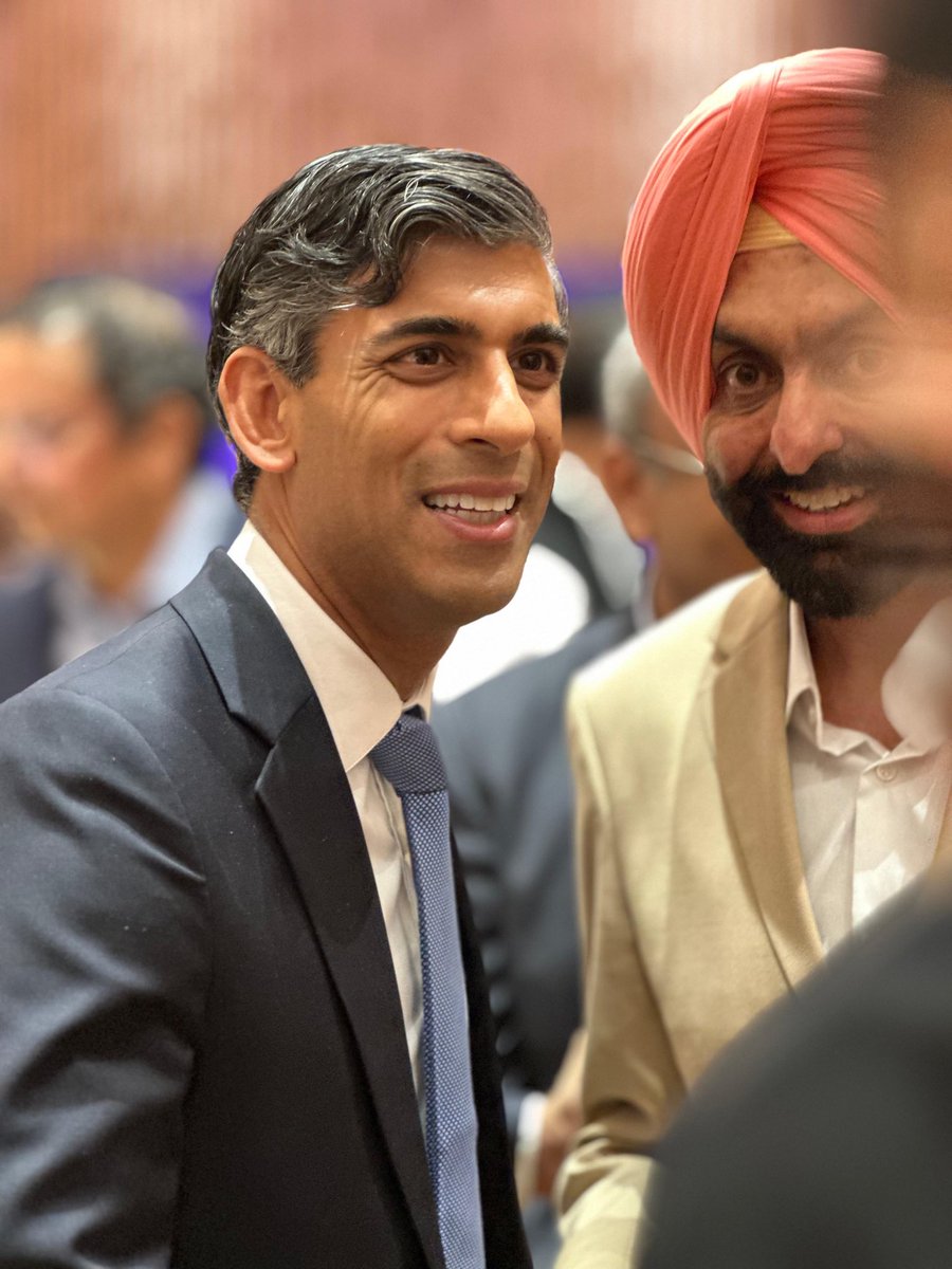 If Trump appoints you as his economic advisor and Modi Ji appoint’s Mr. Murthy . How will you negotiate on tariffs? Was my question to him last night , he asked who I am and could not stop laughing 🤣

<a href="/RishiSunak/">Rishi Sunak</a> <a href="/Padmadeo/">Vinayak Padmadeo</a> <a href="/DiggySinghDeo/">Digvijay Singh Deo</a> <a href="/rahulkanwal/">Rahul Kanwal</a> <a href="/kaypeem/">K.P. Mohan</a> <a href="/AraniBasuTOI/">Arani Basu</a>