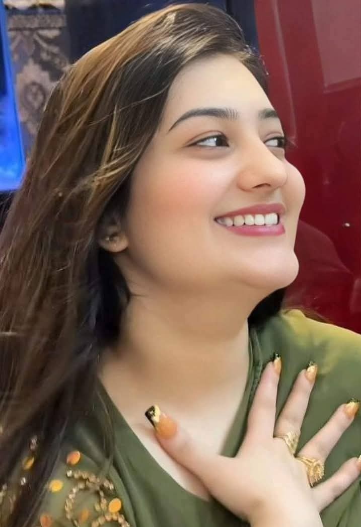 🥀🥀

तू बादल है मुहब्बत का में सागर हूं इक प्यासा,

जरा तुम प्यार से बरसो तो दोनों भीग जायेंगे... ❣️