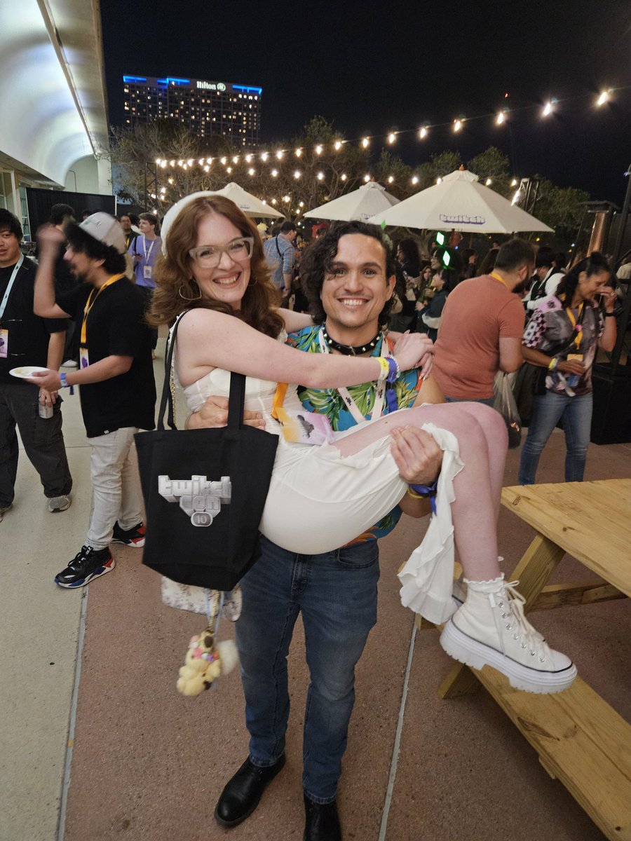 I have been taking a good number of princess carry pics at twitch con. I will be posting most after the con with faces replaced. But, I met the super awesome <a href="/luckyakuma_/">𝐥𝐮𝐜𝐤𝐲 🖤⛓ 🔜 TWITCHCON</a> at the partner party and her outfit was SO STUNNING!