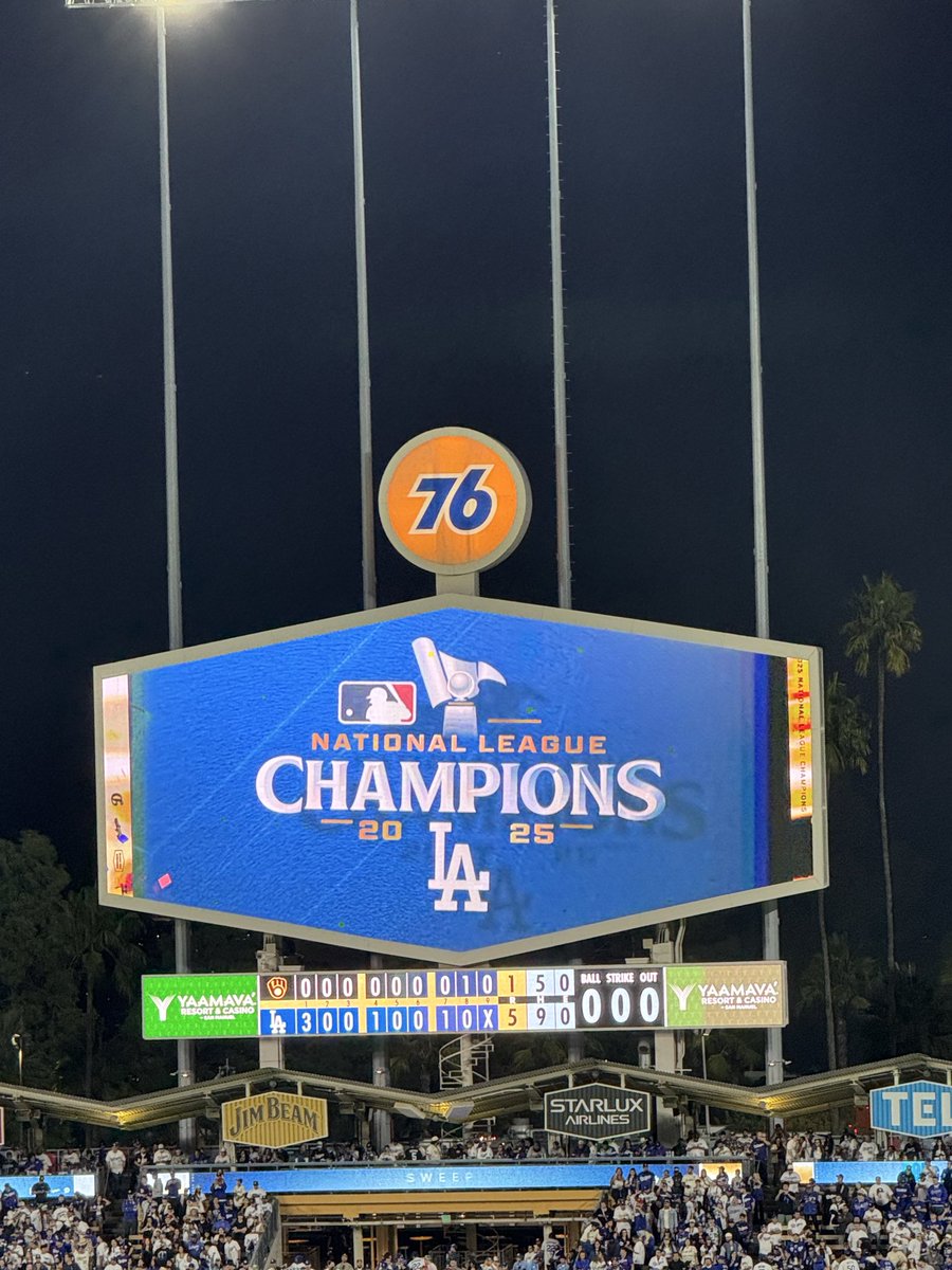 David_Begg's tweet photo. Back 2 Back National League Champions! Go @Dodgers! https://t.co/sWDiK0pvkI