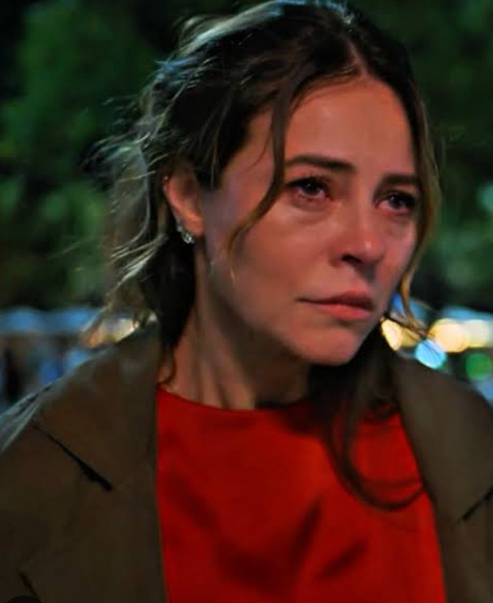 Alguém tem notícias da Heleninha? Tô preocupada com ela. Acusada de dois crimes que nem existiram. 🙄 
#ValeTudo prendam a #Manueladias