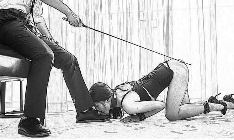 两年前的狗子，突然联系我，说她男友有绿倾向，问我咋办🧐 
#上海 #母狗 #情侣 #夫妻 #绿帽 #绿主