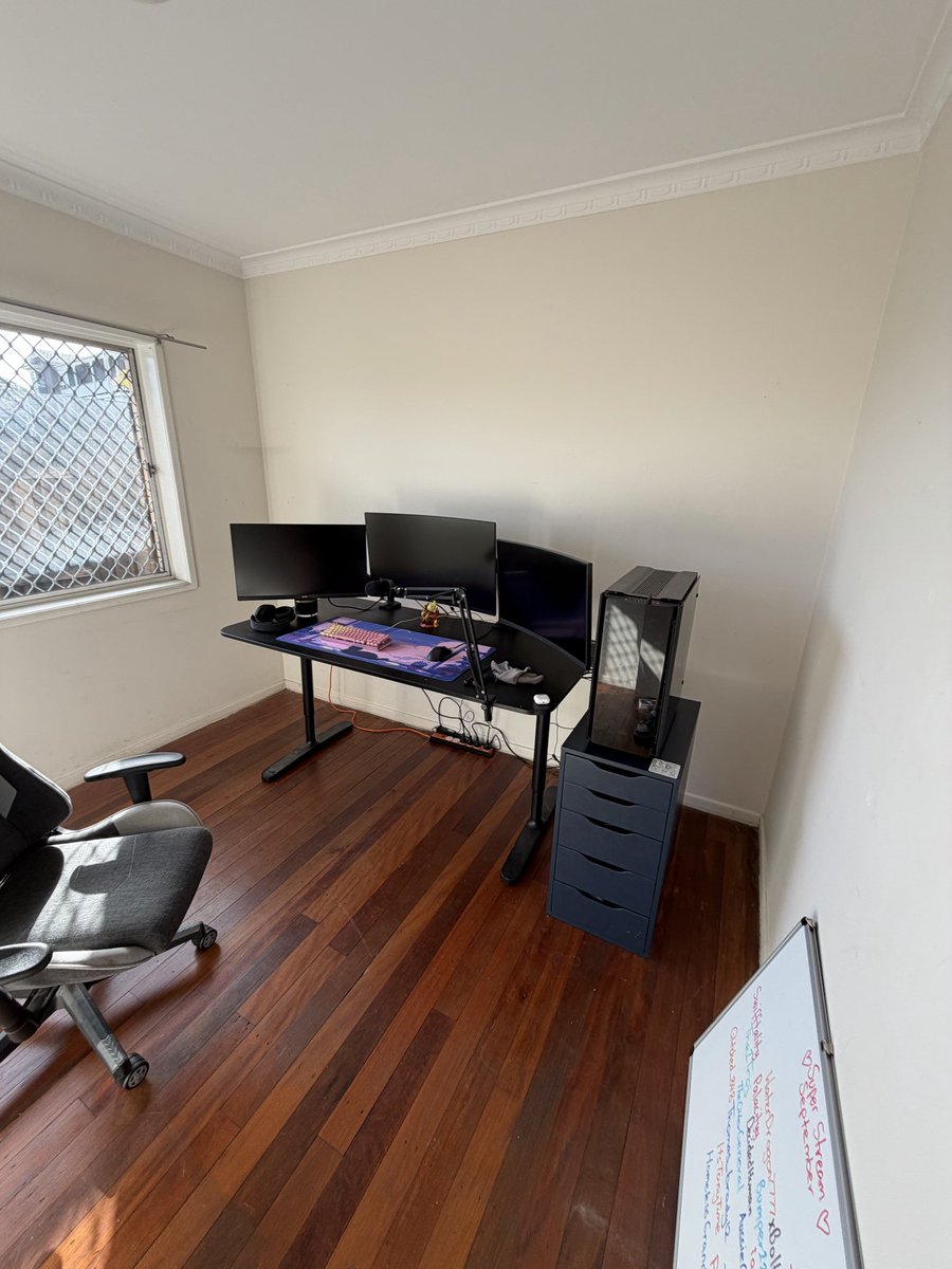 JustDash tweet media