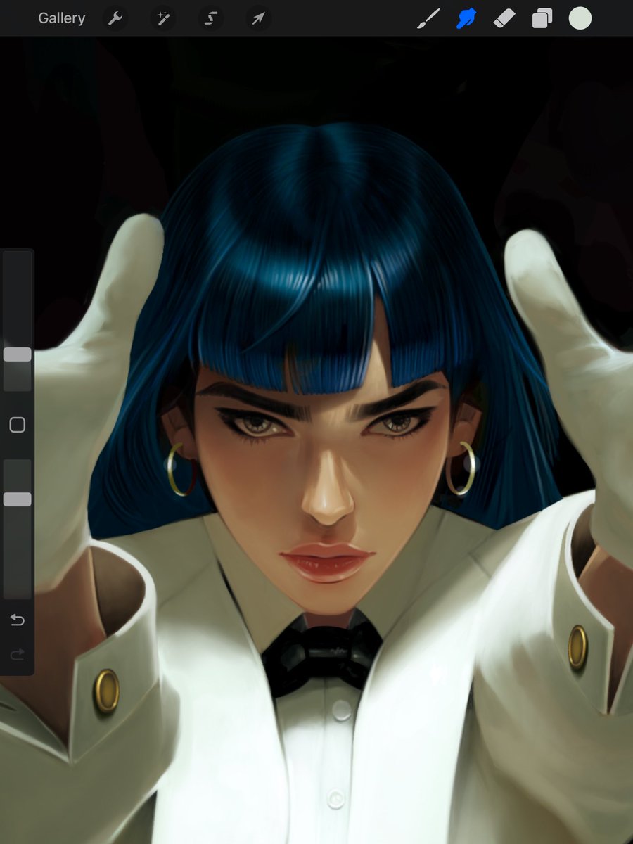 Much better. Had another hour, decided to nuke the hat. Make up, hair, buttons, ambient and bounce lighting. Magic and playing cards up next ✌️