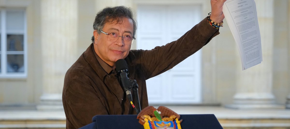 jcuestanovoa's tweet image. Desclasicar los archivos del DAS, promete ser un auténtico Tsunami político en Colombia. Bienvenida la acción telúrica de la verdad.
eltiempo.com/politica/gobie…