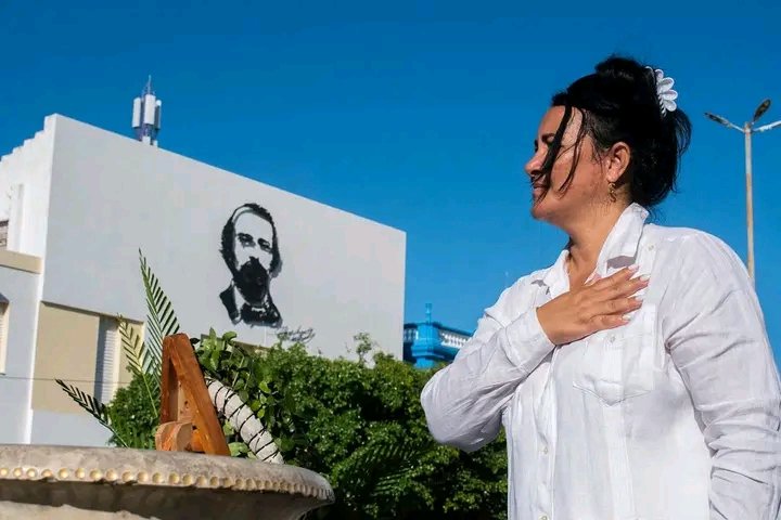 ¡Compromiso y lealtad con la patria!
🇨🇺
#GranmaConmigoCuenta
#LaPatriaEnMiVoz