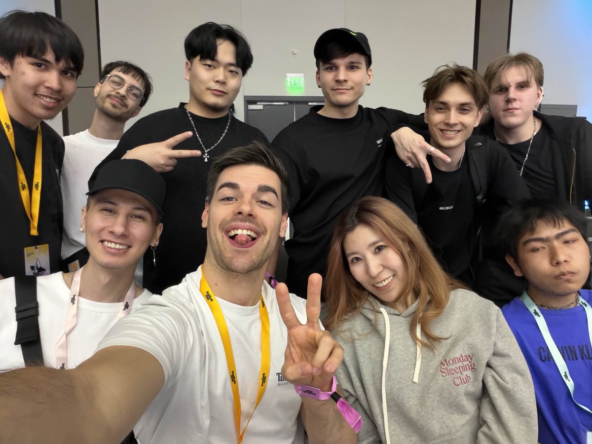 We are in <a href="/LastChanceFP/">LAST CHANCE</a> crew with FragPunk Staff big shout out to Paprika and Happy Birthday again ! 🥳 

#FragPunk <a href="/PlayFragPunk/">FragPunk</a>