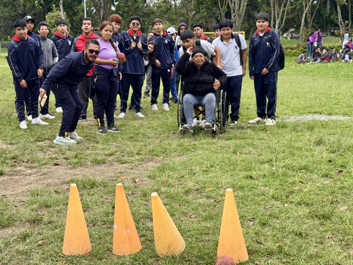 GoberLoja's tweet image. 🏃‍♀️🇪🇨 #Loja | #Actívate #VamosALaCancha

Más de 270 personas participaron en la jornada de senderismo inclusivo, junto a instituciones educativas y centros de atención para grupos de atención prioritaria. 💪