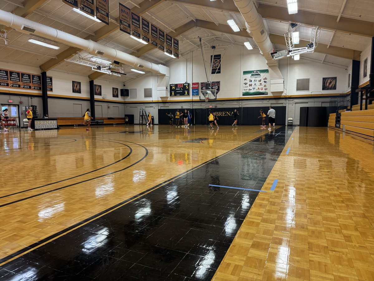 Thanks to Coach Stewart <a href="/hoopscoach2421/">Kris Stewart</a> at Brenau University for letting me come watch practice today. Had a great time and wish the Golden Tigers best of luck this season!