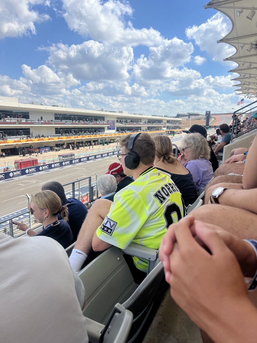 Bob_Duncan101's tweet image. Bro is in party chat. What they saying tho? #beta #squid