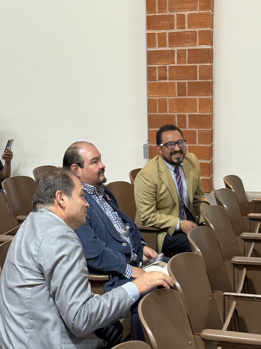 FECCCDMX's tweet image. El Dr. José Gerardo Huerta Alcalá, titular de la FECC-CDMX, asistió a la entrega de la Medalla “Emilio Krieger” 2025 de la ANAD, que reconoce trayectorias destacadas en la defensa de Derechos Humanos, la justicia social y las libertades democráticas.

#FECC #CombateALaCorrupción