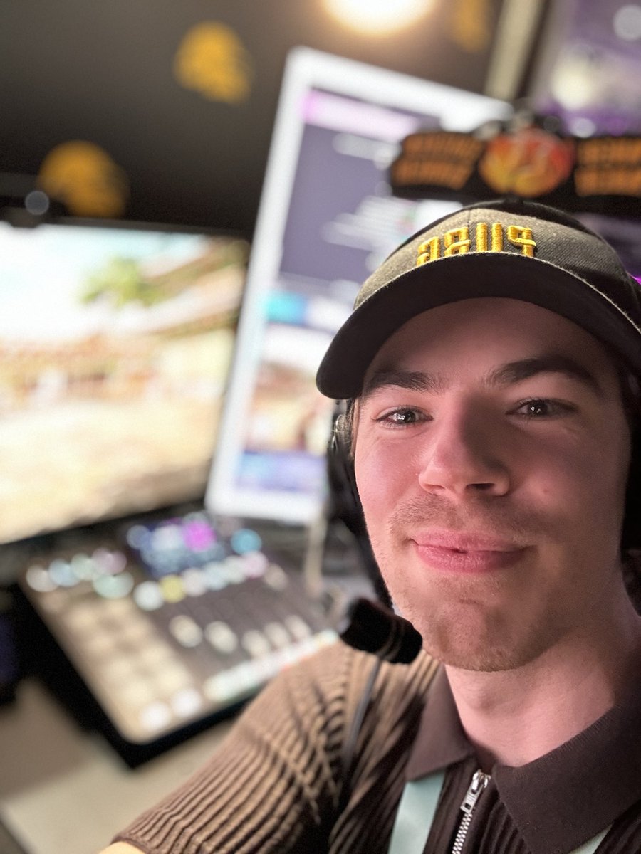 Streaming Right now at the PUBG booth at twitch con! Watch me slay! #ad