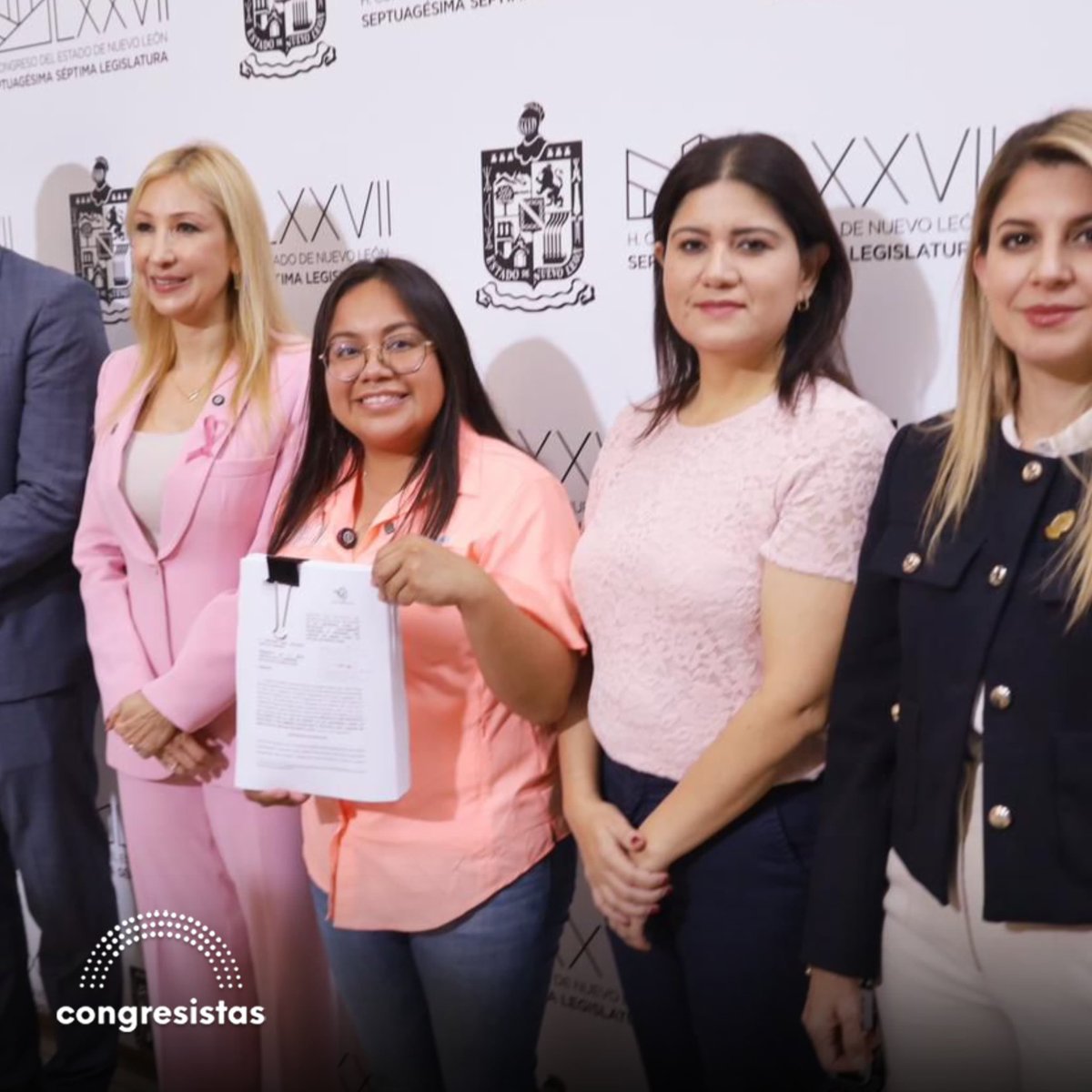 CongresistasMex's tweet image. ¡Nuevo León [@CongresoNL] buscará una &quot;Ley Universal para la Detección y Tratamiento Oportuno e Integral del Cáncer de Mama&quot; en la entidad!

Marisol González [@MarisolGlezT] legisladora de Movimiento Ciudadano [@MovCiudadanoNL] junto con Alma Rosa Marroquín [@AlmaRosaMarroq2]…