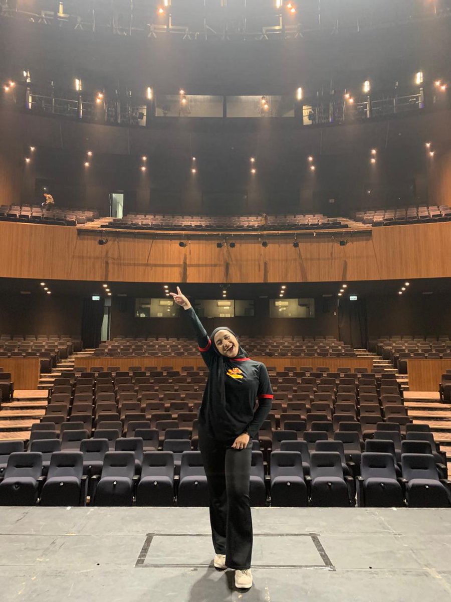 hellostrangerey's tweet photo. Ga sabar ketemu temen2 gleeks, di A Tribute to Glee concert show 2 &amp; 3 sama temen2 Cantalevia! See you today ♡ https://t.co/RnyIBB4nQI