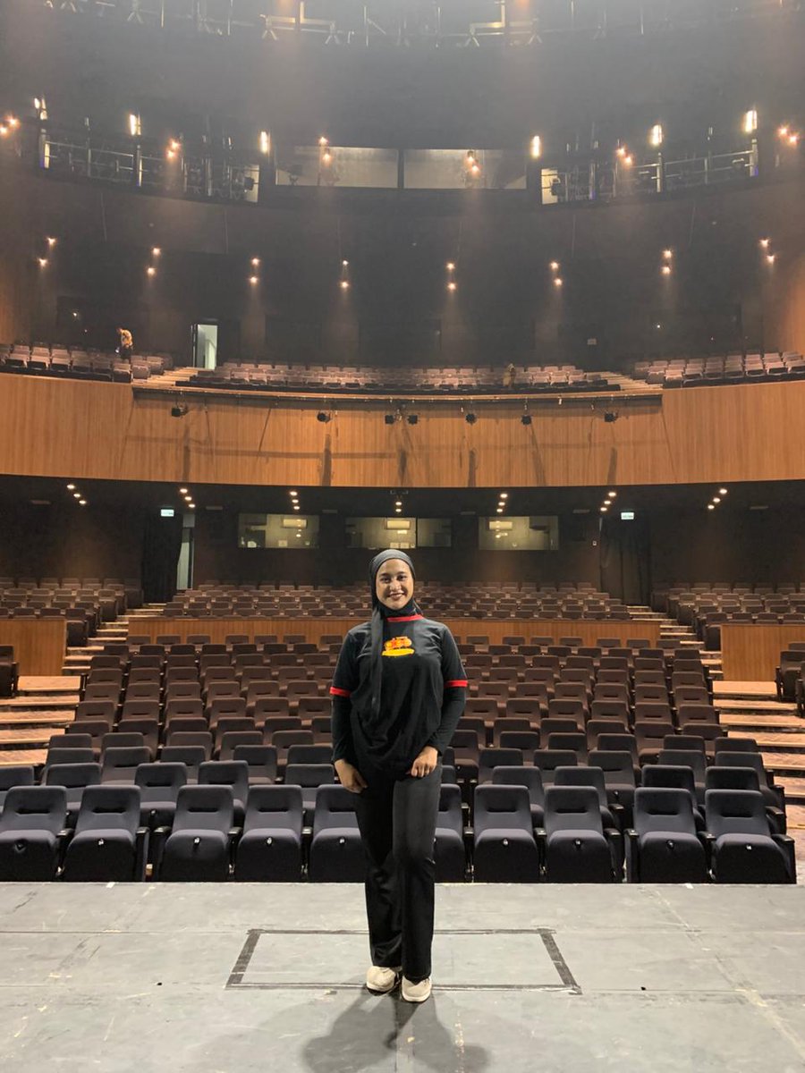 hellostrangerey's tweet photo. Ga sabar ketemu temen2 gleeks, di A Tribute to Glee concert show 2 &amp; 3 sama temen2 Cantalevia! See you today ♡ https://t.co/RnyIBB4nQI