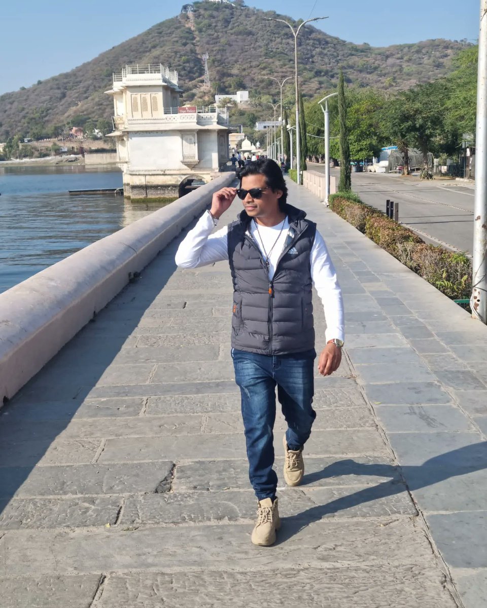 patelchiragsrk's tweet image. I went to jaisalmer, jodhpur, udaipur and chittorgarh bus yaar jaipur hi ana baaki hai🥺🥲🫶✨💐 
Tathastu to me shafali ji ❤️🕉️