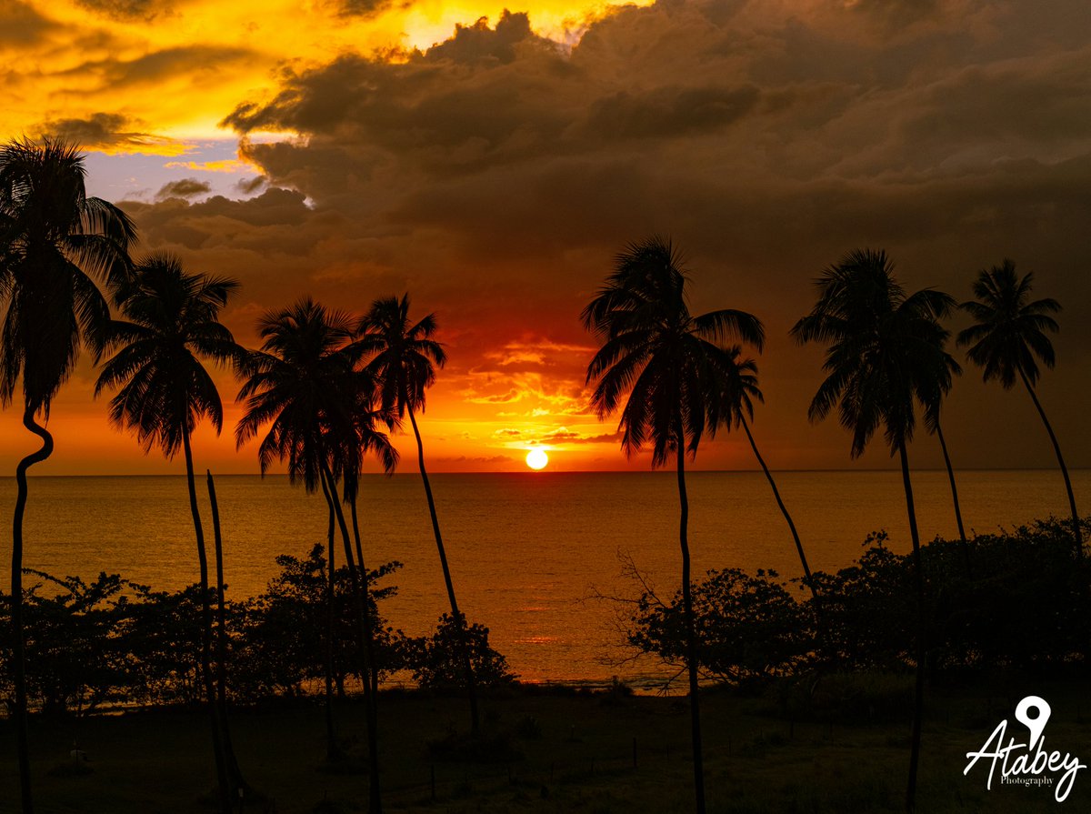 Un atardecer más nunca está de más. 🧡

📍 Reserva Marina Tres Palmas
🇵🇷 Rincón, P.R. 🇵🇷

Dale "❤️" y comparte 🔃 con tus amistades y familiares. | Sígueme en Facebook, Instagram, Threads y X como @atabeyphotog. | ♻️ Cuida el medioambiente y llévate tu basura. 🚯