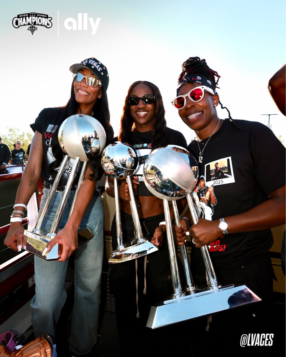 That’s THREE of them thangs!!! 🏆🏆🏆