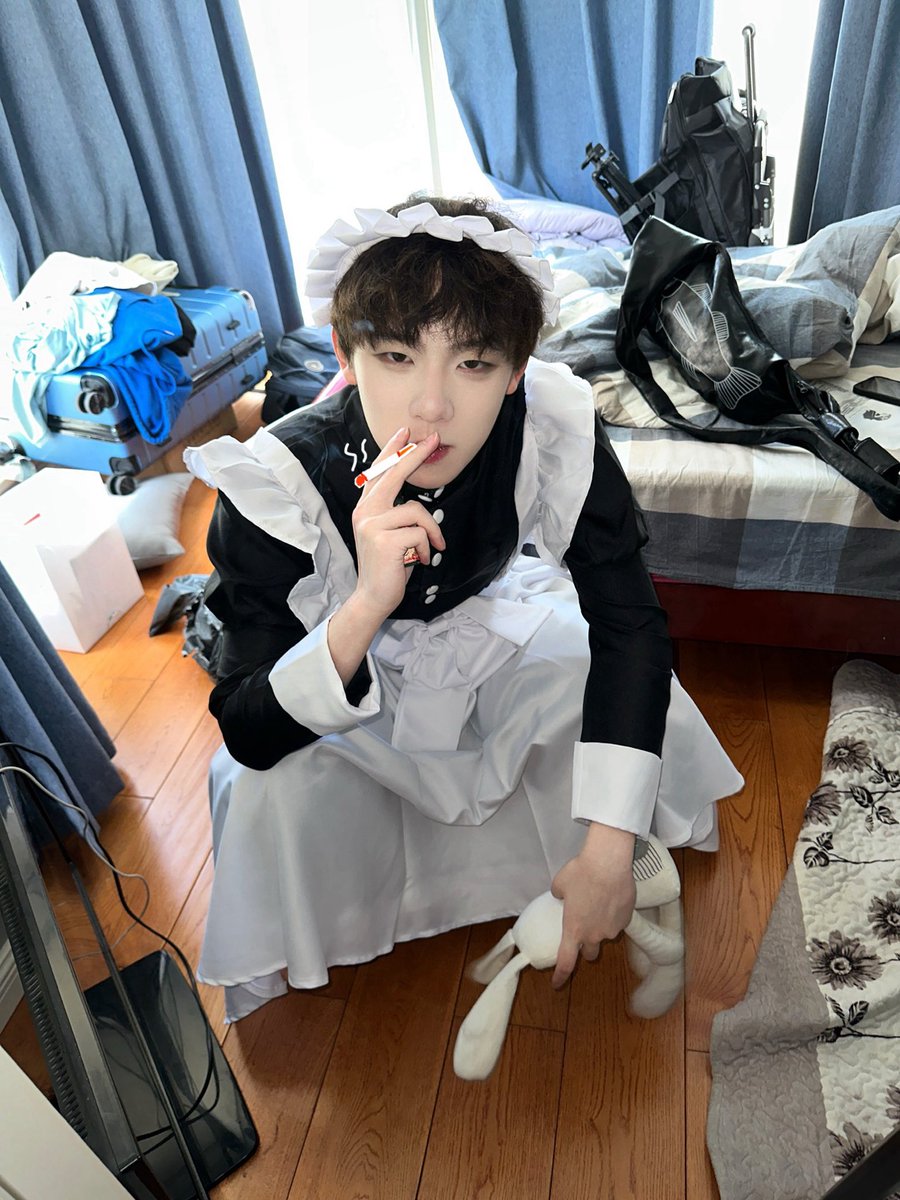 vopy2c's tweet photo. 顺便���点以前杂七杂八的照片哈哈哈（真的好想玩cosplay😭有机会我一定要cos岩窟王和破败王）想回国 https://t.co/f1dSJEabNP
