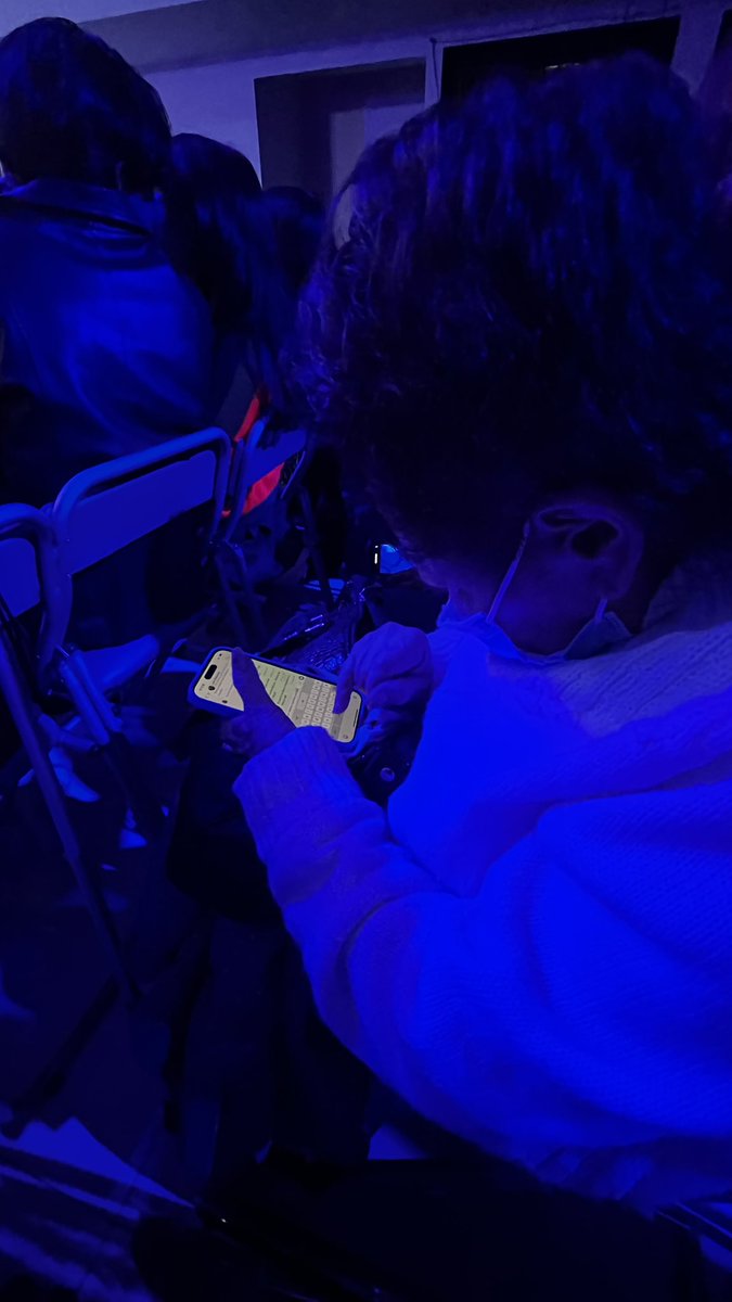 La Abu tiene mejor cel que uno 😮‍💨🫣