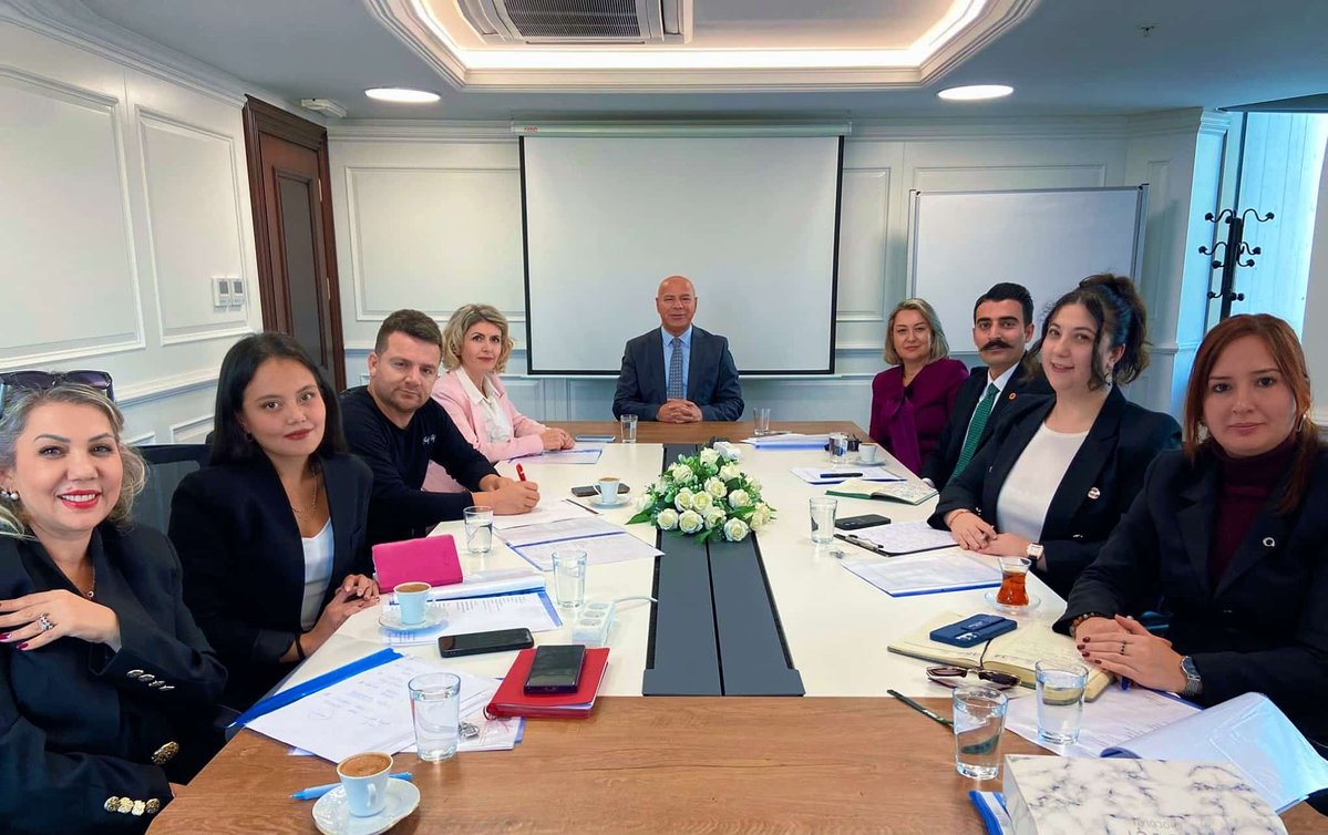 Yusuf SAF (@safmys) on Twitter photo Sn Vali’miz Ayhan Özkan’ın öncülüğünde Bağımlılıklarla Mücadele Platformu Üyeleri olarak güzel bir toplantı gerçekleştirdik. Toplantımızın hayırlara vesile olmasını temenni ediyoruz. <a href="/dr_ayhanozkan/">Ayhan Özkan</a> Sn Vali’miz Ayhan Özkan’ın öncülüğünde Bağımlılıklarla Mücadele Platformu Üyeleri olarak güzel bir toplantı gerçekleştirdik. Toplantımızın hayırlara vesile olmasını temenni ediyoruz. <a href="/dr_ayhanozkan/">Ayhan Özkan</a>