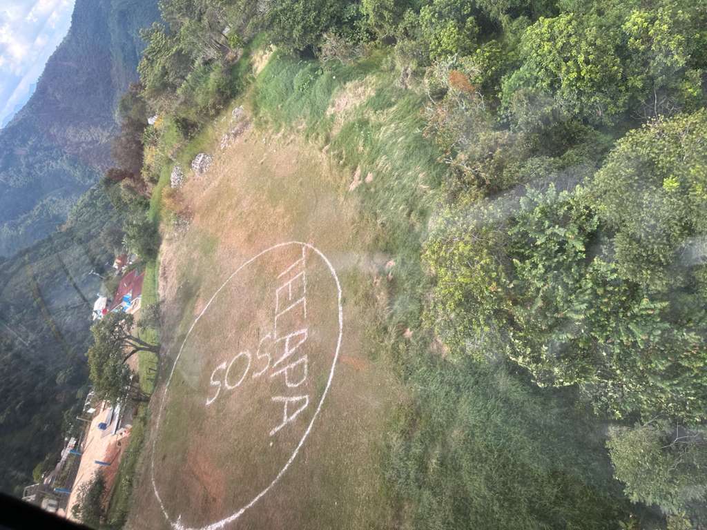 WCKitchen's tweet image. On a hillside in northern Veracruz, Mexico, residents painted a giant SOS, a call for help after floods and landslides cut them off. WCK answered that call.
Our team reached the isolated communities of Texcatepec and Tecapa by helicopter, delivering hot meals of chicken, rice,…