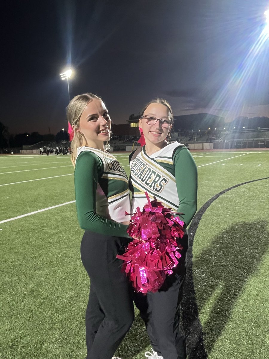 It’s GAME DAY!! 🏈💛💚💗