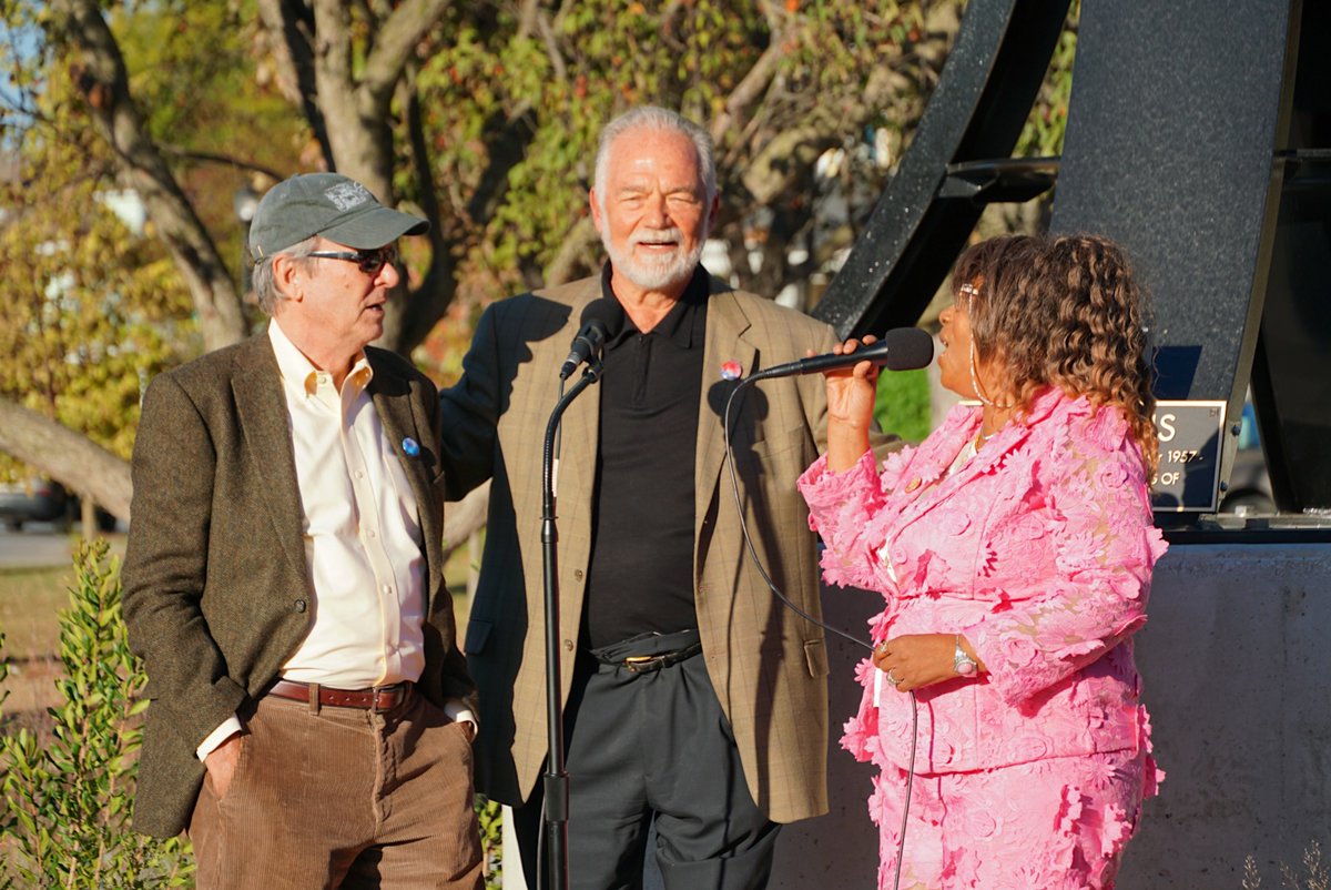 Downtown Fort Wayne sculpture honoring late artist’s legacy dedicated: bit.ly/AmaryllisFW

The ceremony was hosted by Hemphill-Smith Art Foundation and led by Hemphill-Smith’s husband, Mark. We were honored to help support this incredible sculpture!