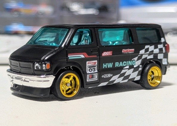 masachan5551's tweet photo. Dodge Van ๐
#hotwheels
#dodgevan
#whitegaragech https://t.co/0VOhGxqrlk