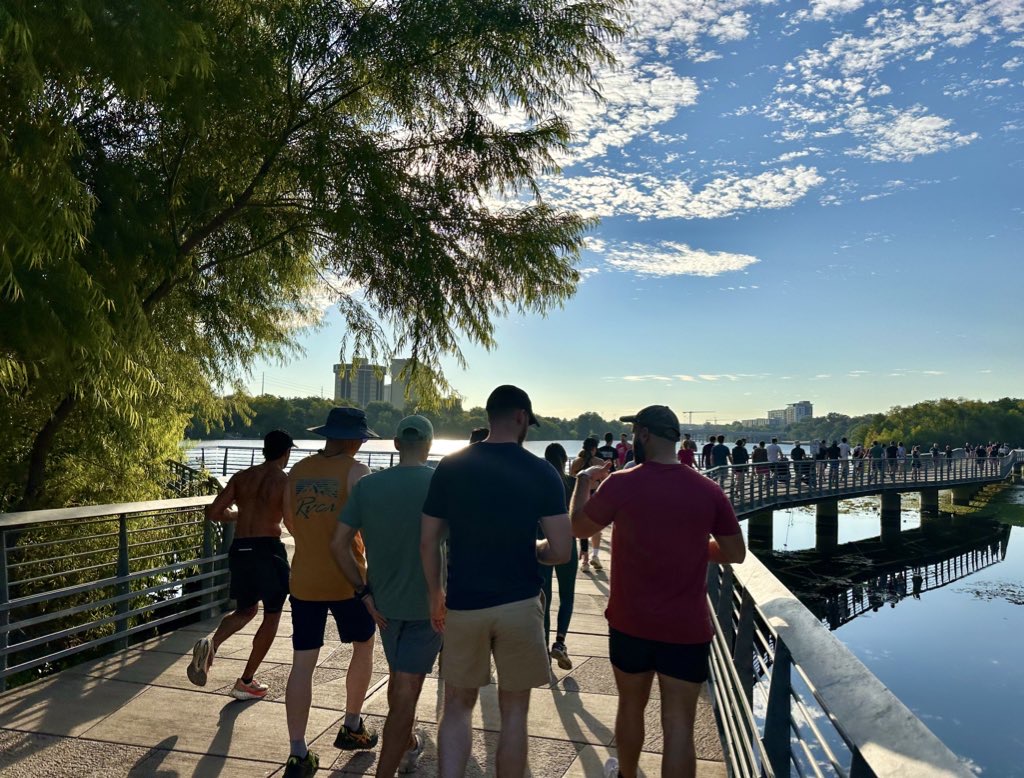 ellebeecher's tweet image. Every Saturday morning, something magical happens in 7 cities...
Curious humans walk 5 miles and have real conversations.
No phones.
No "So, what do you do?" energy.
No "add my IG" (with no follow back) flying around.
Just open-minded people having conversations about the stuff…