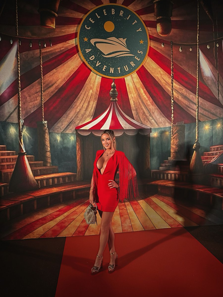 KittyRose__'s tweet photo. Circus fun https://t.co/AbP89IYTf7